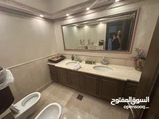  8 فيلا فارغه شبه مستقله للايجار ـ