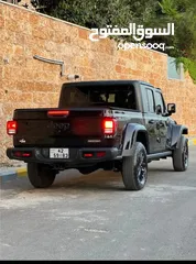  6 Jeep GLADIATOR 2023