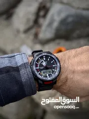  2 Casio Protrek PRT B70 حساسات وبلوتوث للاتصال بالهاتف