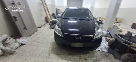  2 فورد فوكس موديل 2010_اتومتيك _ماتور 1600اصل برايفت فحص نظيف نص كاش ونص شيكات