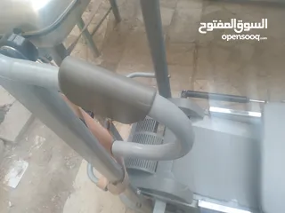  1 جهاز ركض  مع كرسي وبسكليت  مع جهاز شد عن طريق اليد