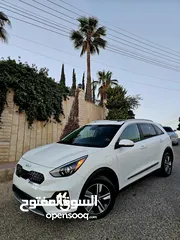 25 نيرو هايبرد 2022 Plug-in اعلى صنف مع فتحه فحص كامل كلين تايتل بسعر مغري جدا