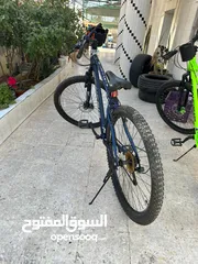  1 بسكليت دراجتين بحال الجديد