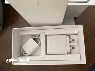  2 مستعمل ايام Honer 400 5G رام 24 جيجا 265 مكفول سنة متوفر توصيل أغراضة الأصلية والكرتونه متوفر توصيل