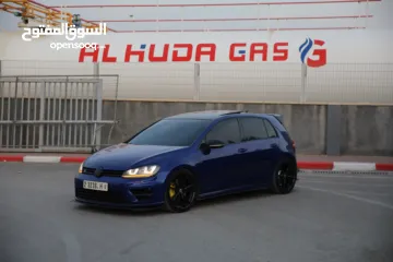  5 Volkswagen Golf R