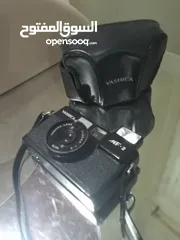  5 كاميرا ياشيكا يابانى بالجراب الاصلى بفلاش اضاءة  داخلى ببطارية وتستخدم افلام كما بالصور من 45 سنة