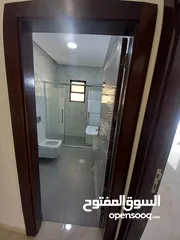  13 شقة فاخرة مع روف فاخر للبيع بسعر مغري