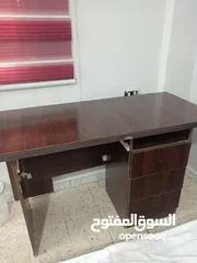  2 مكتب مستعمل بحالة ممتازة للبيع بسعر مغري
