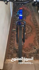  1 بسكليت جنط 26 صناعة ألمانية بحالة جيدة جدا  بركب من طول 150 إلى طول 2 متر ووزن إلى 200 كيلو سريع