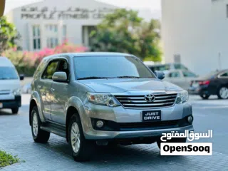  10 Toyota Fortuner 4wd single owner low Mileage 1 year passing insurance new tyres ready to drive condi