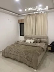  5 شقه شبه مفروشه