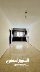  5 شقه شبه ارضيه مع ترس للبيع في صويلح خلف الجوازات