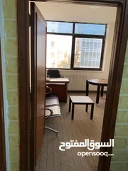  7 مكتب فاخر باطلالة مميزة بالجاردنز مع أثاث حديث للإيجار بالقرب من دوار الواحه