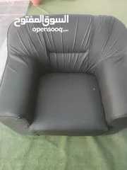  1 طقم كنب جلد للبيع بخاله ممتازه جدا