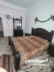 2 غرفة نوم نظيفه جدا وخشب ثقيل