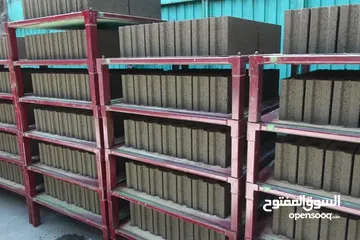  4 concrete press machines*** machine presse à béton****آلات الخرسانة