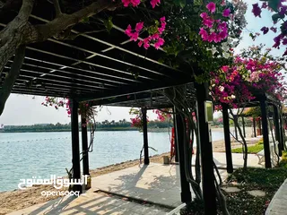  19 للبيع العاجل  شقة مجددة 3 غرف + غرفة خادمة  دخول مباشر للشاطئ