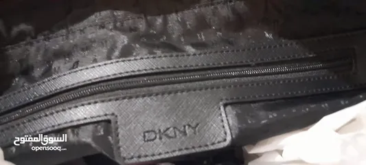  3 حقيبة كتف DKNY أصلية مطرزة لون اسود شيال ذهبي