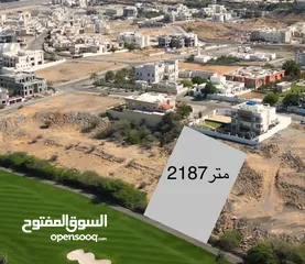  2 أرض سكنيه مميزه في المنى بمساحه كبيره مطلعه على الجولف