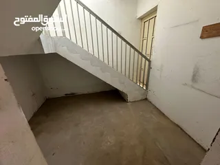  6 للبيع فيلا في البسيتين ...For sale villa in Busaiteen