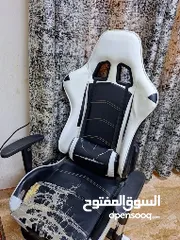  2 كرسي قيمنق مستعمل للبيع