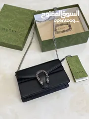  24 شنط ماركات عالمية