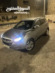  12 Hyundai tuscon