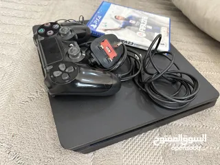  1 PS4 with cd fifa 23 and original wires