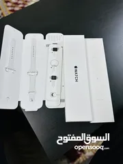  4 Apple Watch SE 2 (2023)