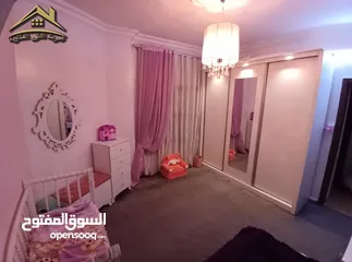  11 شقه ارضيه للبيع / وادي الحجر