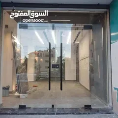  1 ‎ يوجد جميع قياسات زجاج سكريت مستعمل بحالة الجديد  ‎ويوجد زجاج سكريت جديد وتفصيل  ‎ويوجد ستانلس ستيل