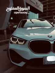 4 BMW (X1) 2020