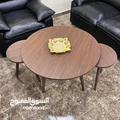  12 طاولات وسط وسيرفس متوفره  بعدة أشكال متنوعه منها مدور ومستطيل ومربع واحجام مختلفه وعده قياسات