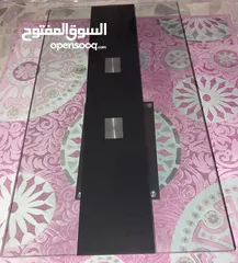  1 طاولة زجاج (وسط كبيرة مع عدد2 مساعد)