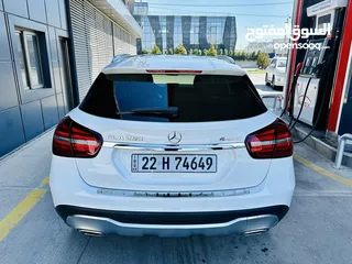  4 Mercedes Benz Gla 2020