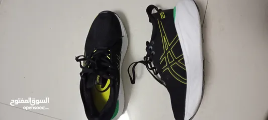  2 بوت asics للركض بطوّل 5cm للبيع