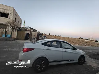  4 هونداي اكسنت 2018 فل اضافات ما عدا الفتحة 4 جيد