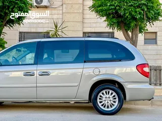  7 كرايسلر جراند فوياجر بحالة الوكالة وارد الشركة chrysler grand voyager (2007) قابل للبدل