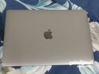  1 MacBook air core i5/8 ram /128