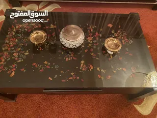  4 غرفة جلوس 7 مقاعد مع الستائر والسجاد بحالة جيدة جدا
