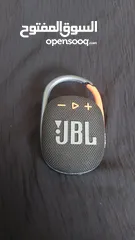  1 سماعة JBL الغنية عن التعريف صوت محيطي عالي وصافي