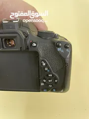  6 كاميرا كانون D700