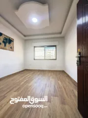  5 شقه مميزة للبيع في الطيرة رام الله طابق شبه ارضي