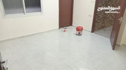  8 شقه للايجار لعائله  او اخ واخ