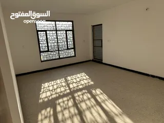  8 بيت جديد للبيع موقع مميز منطقة الرفاق حي الجهاد
