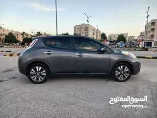  2 نيسان ليف SL Premium 2015 بحاله ممتازه