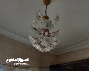  1 ثريا ليد عدد2 وثريا لمبات توفير عدد3 للبيع