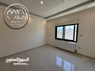  18 شقق أرضية وطوابق مختلفة وأخير مع روف جديدة للبيع الشميساني مساحات 165م & 245م بأسعار مميز جداً امكان
