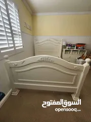  3 سرير خشب اصلي للبيع مع الماترس