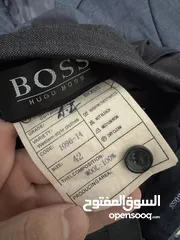  4 للبيع بدلتين وحده منهم Hugo Boss